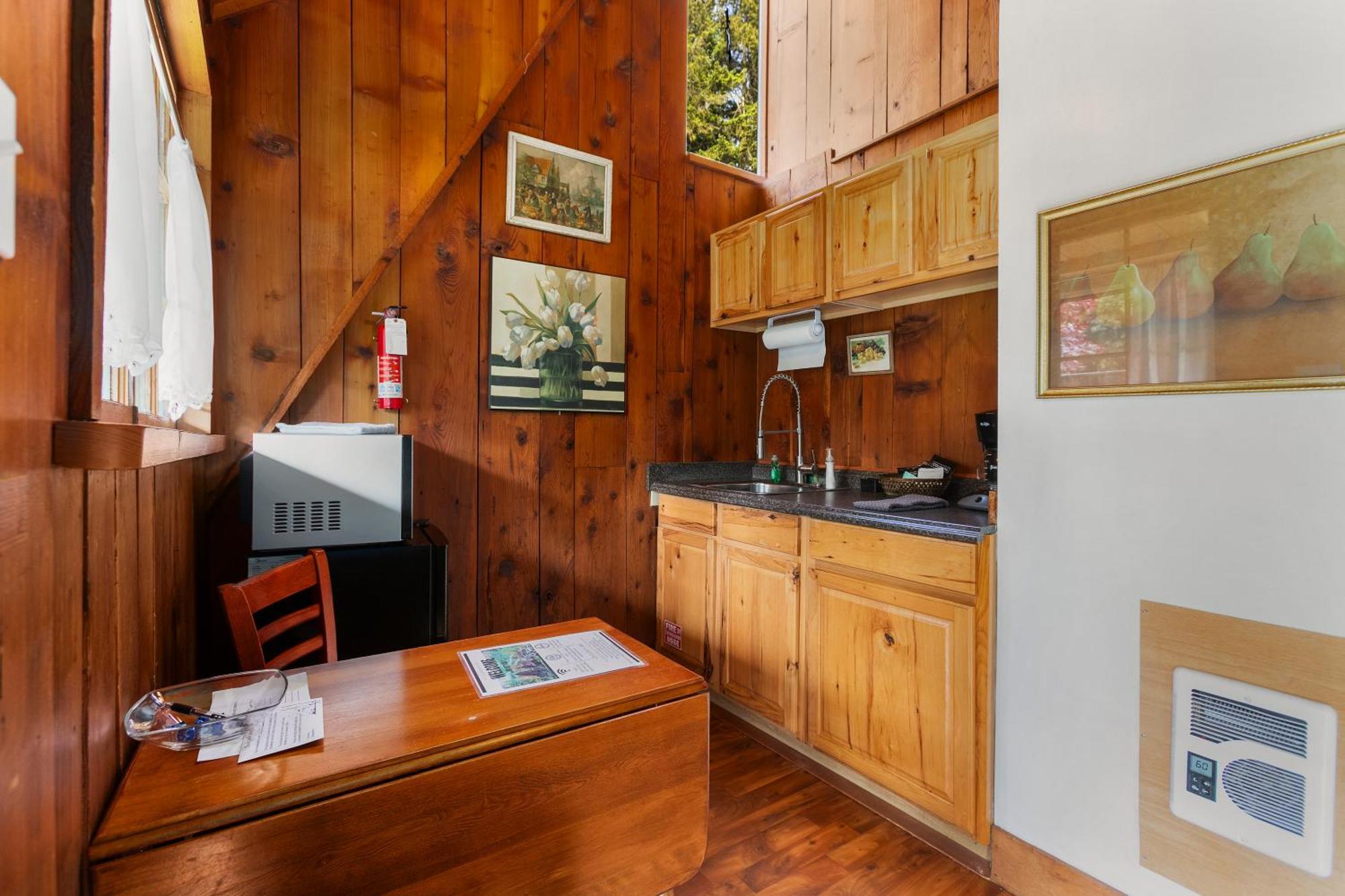 Robin Hood Village Resort Union Room photo